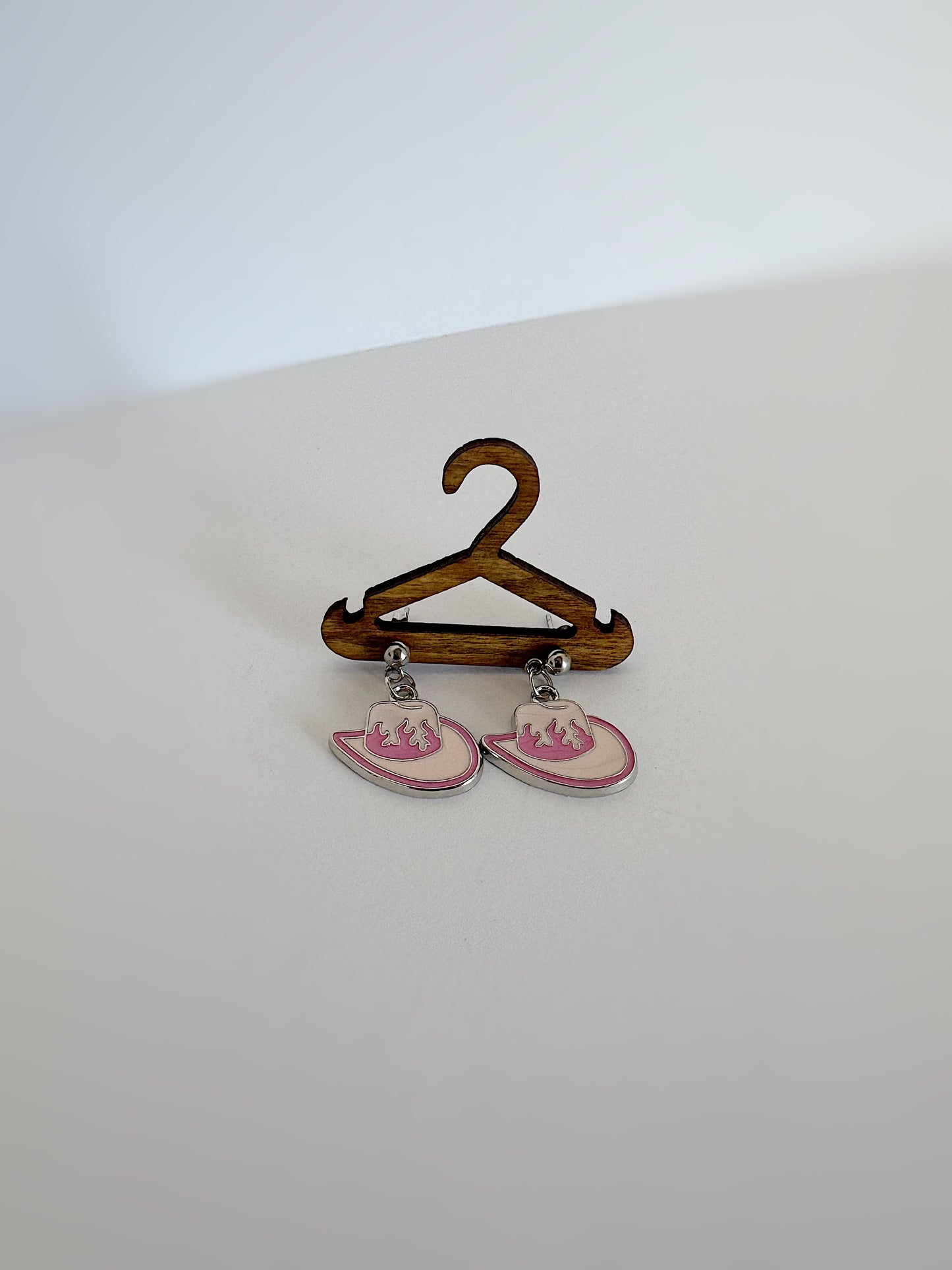 Cowgirl Crest